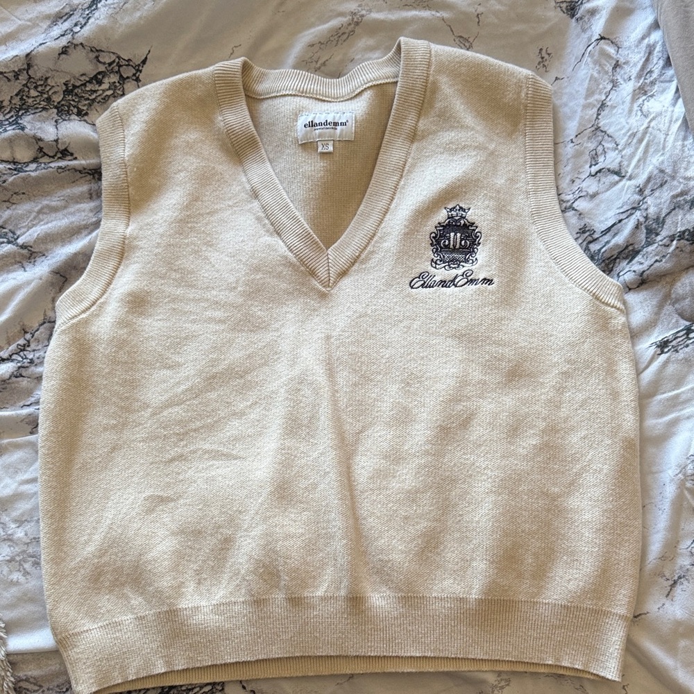 Ellandeamm Cream V-Neck Knit Vest